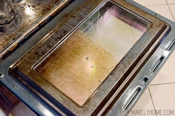 How to Clean an Oven Without Chemicals - Makely