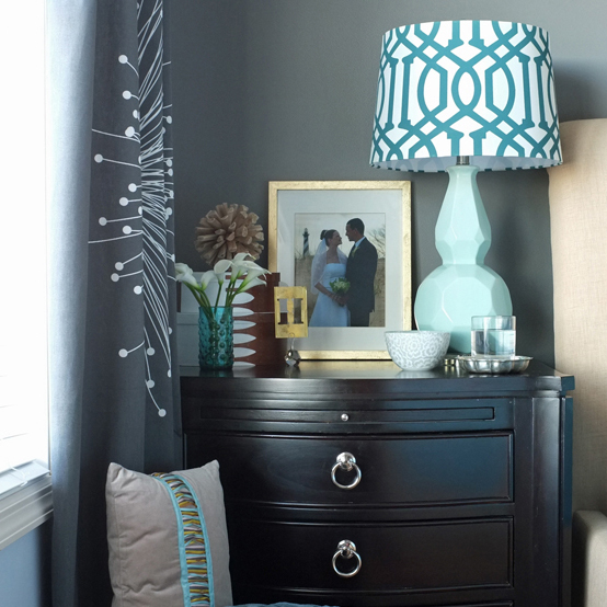 how-to-style-her-nightstand2