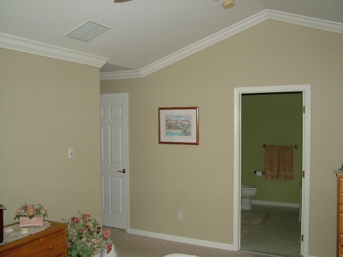 Crown Molding On Angled Ceilings Makely - How To Trim Out A Vaulted Ceiling