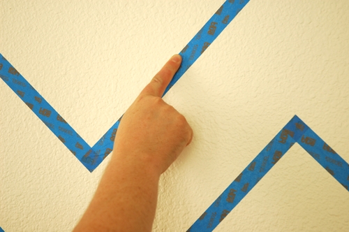 How To Paint Perfect Stripes On Textured Walls Makely - Best Tape To Paint Stripes On Walls