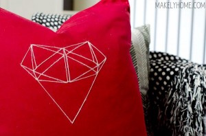 20 DIY throw pillows with step-by-step tutorials - via MakelyHome.com