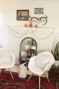4 Ways to Decorate for Fall for the Reluctant Seasonal Decorator - image via The White Buffalo Styling Co.